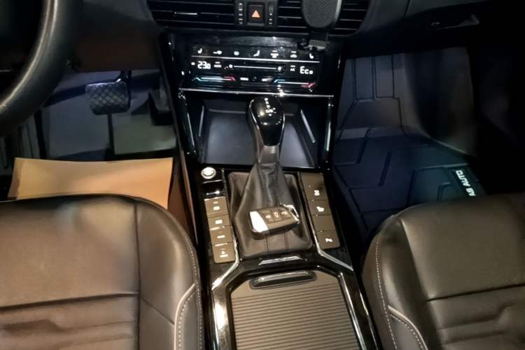 Used Volkswagen Passat New Energy 2020 430 PHEV Hybrid Elite Edition China VI Standard Gear Lever
