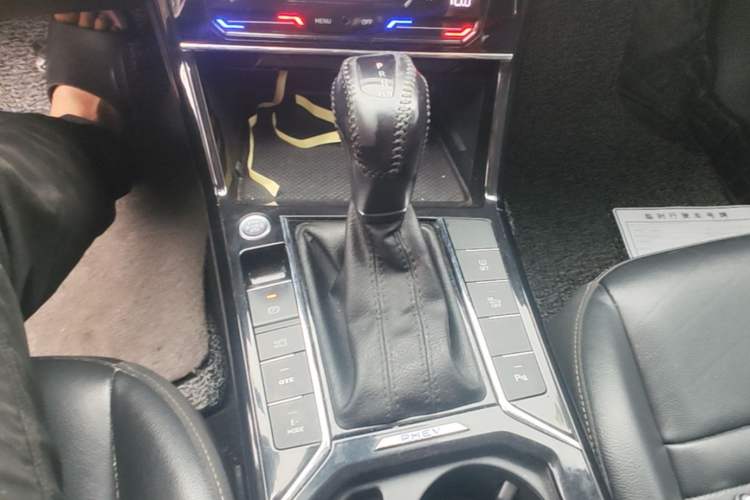 Used Volkswagen Passat New Energy 2020 430 PHEV Hybrid Elite Edition China VI Standard Gear Lever