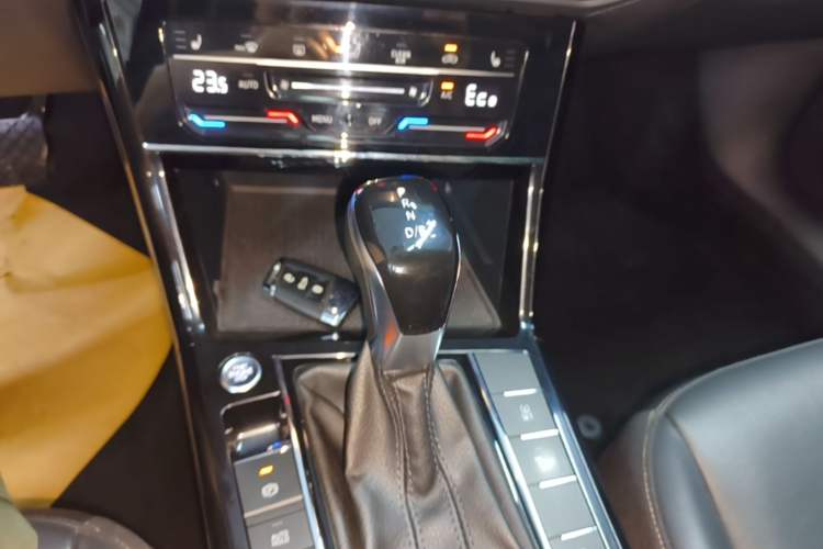 Used Volkswagen Passat New Energy 2020 430 PHEV Hybrid Elite Edition China VI Standard Gear Lever