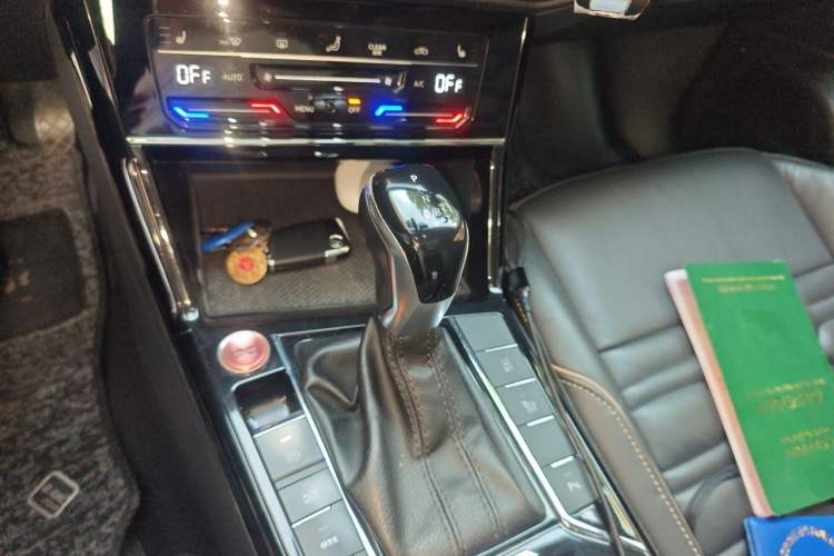 Used Volkswagen Passat New Energy 2020 430 PHEV Hybrid Elite Edition China VI Standard Gear Lever