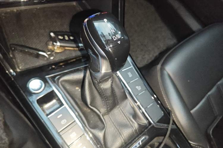 Used Volkswagen Passat New Energy 2020 430 PHEV Hybrid Elite Edition China VI Standard Gear Lever