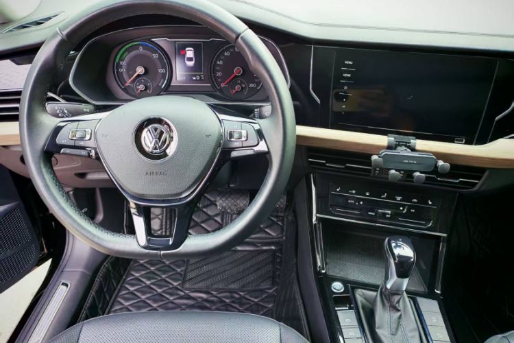 Used Volkswagen Passat New Energy 2020 430 PHEV Hybrid Luxury Edition China VI Standard Interior 2