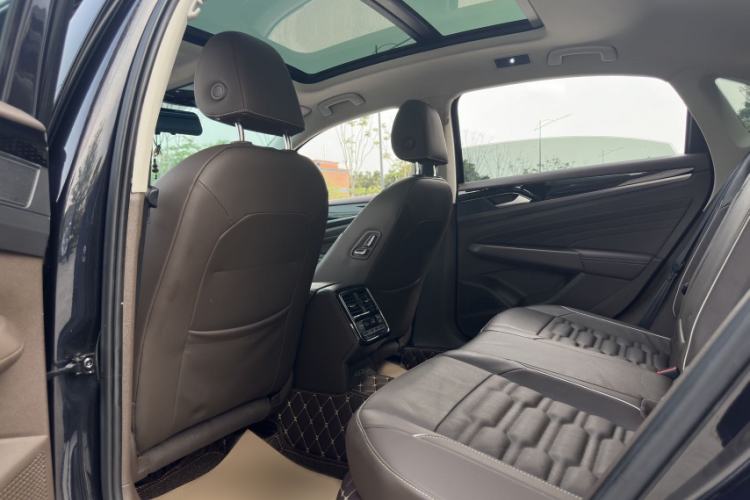 Used Volkswagen Passat New Energy 2020 430 PHEV Hybrid Elite Edition China VI Standard Interior 3