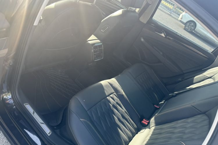 Used Volkswagen Passat New Energy 2020 430 PHEV Hybrid Luxury Edition China VI Standard Interior 3