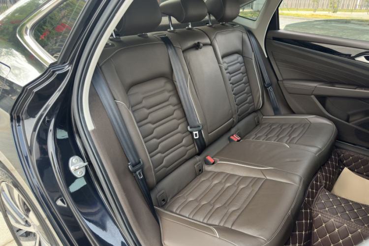 Used Volkswagen Passat New Energy 2020 430 PHEV Hybrid Elite Edition China VI Standard Interior 4