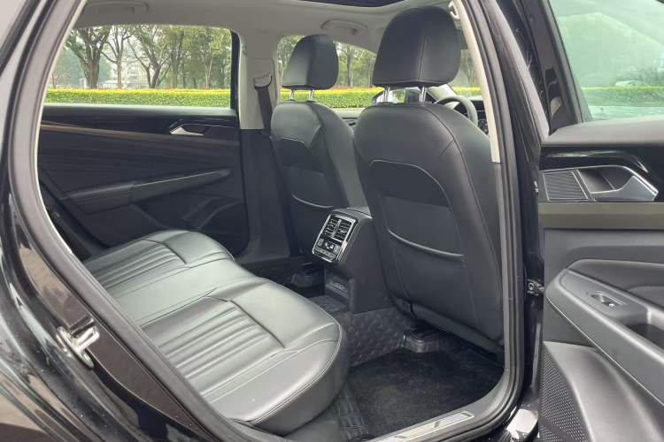 Used Volkswagen Passat New Energy 2020 430 PHEV Hybrid Elite Edition China VI Standard Interior 6