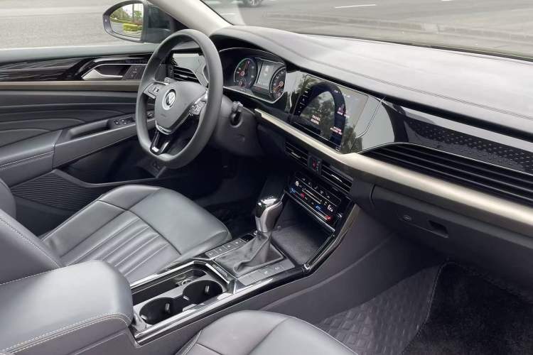 Used Volkswagen Passat New Energy 2020 430 PHEV Hybrid Elite Edition China VI Standard Interior 8
