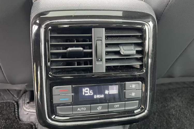 Used Volkswagen Passat New Energy 2020 430 PHEV Hybrid Elite Edition China VI Standard Interior 9