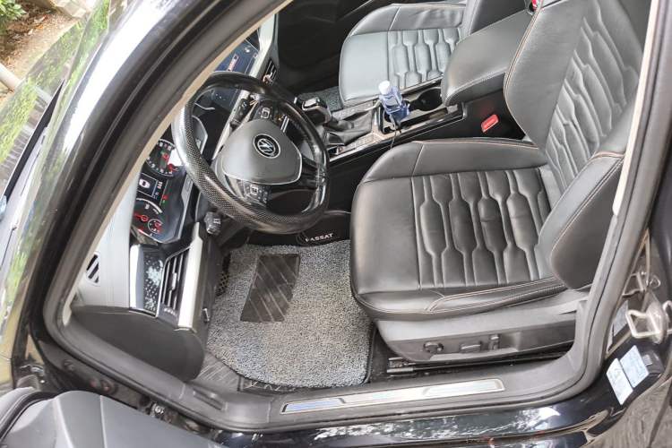 Used Volkswagen Passat New Energy 2020 430 PHEV Hybrid Elite Edition China VI Standard Left Front Seat