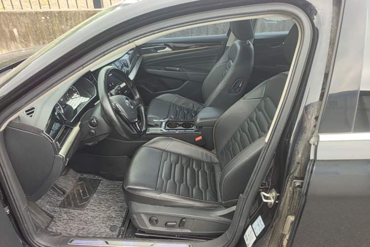 Used Volkswagen Passat New Energy 2020 430 PHEV Hybrid Elite Edition China VI Standard Left Front Seat