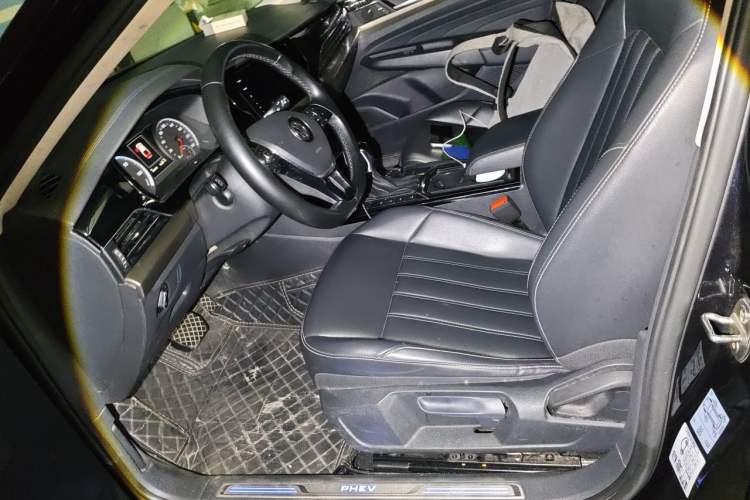 Used Volkswagen Passat New Energy 2020 430 PHEV Hybrid Elite Edition China VI Standard Left Front Seat