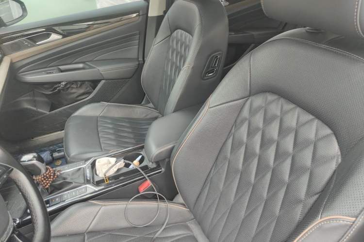 Used Volkswagen Passat New Energy 2020 430 PHEV Hybrid Luxury Edition China VI Standard Left Front Seat