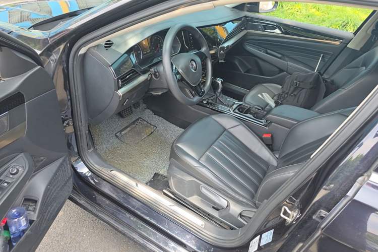 Used Volkswagen Passat New Energy 2020 430 PHEV Hybrid Elite Edition China VI Standard Left Front Seat