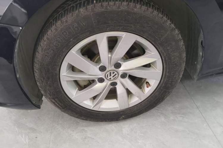 Used Volkswagen Passat New Energy 2020 430 PHEV Hybrid Elite Edition China VI Standard Left Front Wheel Hub