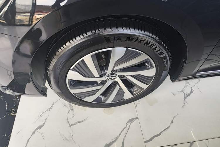 Used Volkswagen Passat New Energy 2020 430 PHEV Hybrid Luxury Edition China VI Standard Left Front Wheel Hub