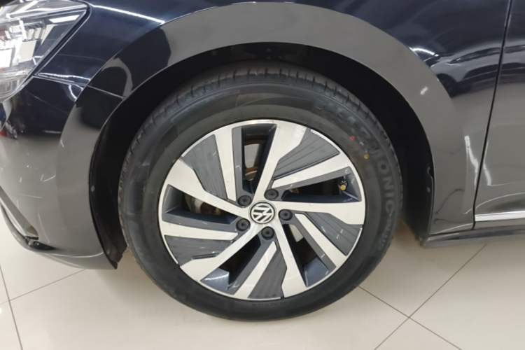 Used Volkswagen Passat New Energy 2020 430 PHEV Hybrid Elite Edition China VI Standard Left Front Wheel Hub