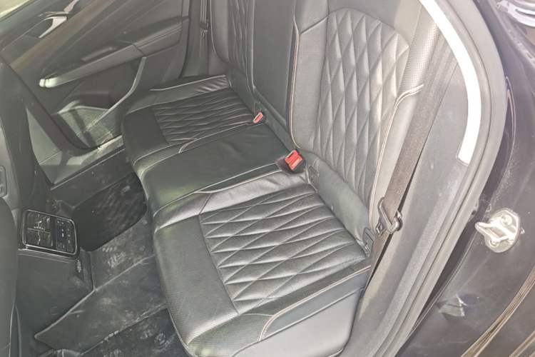 Used Volkswagen Passat New Energy 2020 430 PHEV Hybrid Luxury Edition China VI Standard Left Rear Seat