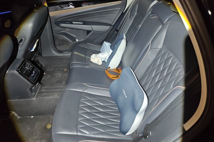 Used Volkswagen Passat New Energy 2020 430 PHEV Hybrid Luxury Edition China VI Standard Left Rear Seat