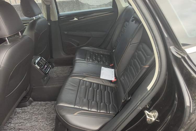 Used Volkswagen Passat New Energy 2020 430 PHEV Hybrid Elite Edition China VI Standard Left Rear Seat