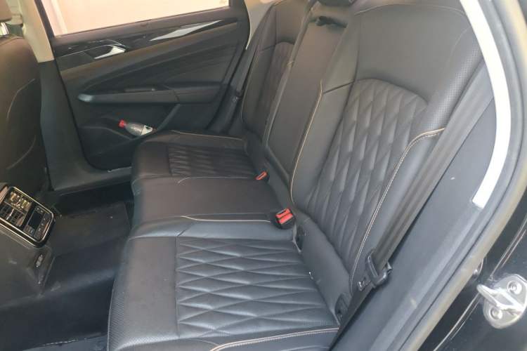 Used Volkswagen Passat New Energy 2020 430 PHEV Hybrid Luxury Edition China VI Standard Left Rear Seat