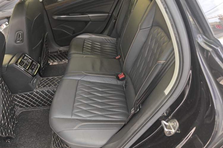 Used Volkswagen Passat New Energy 2020 430 PHEV Hybrid Luxury Version China V Standard Left Rear Seat