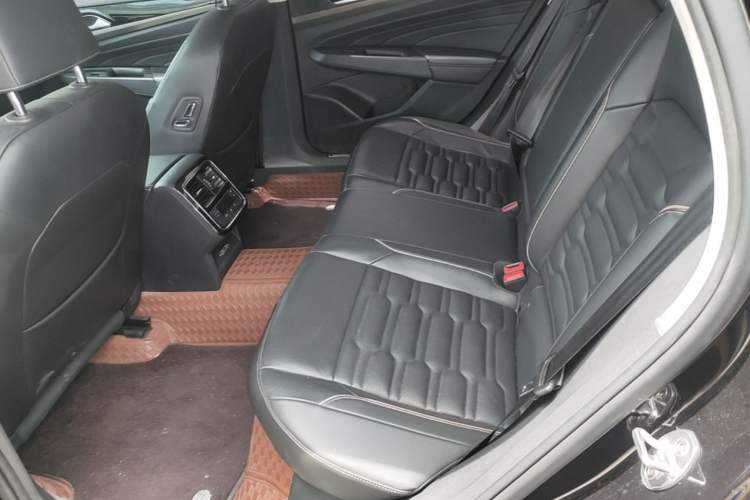 Used Volkswagen Passat New Energy 2020 430 PHEV Hybrid Elite Edition China VI Standard Left Rear Seat