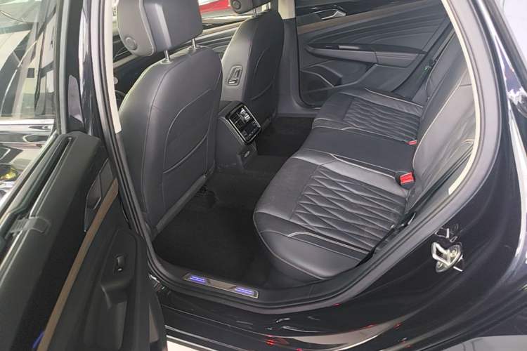 Used Volkswagen Passat New Energy 2020 430 PHEV Hybrid Luxury Edition China VI Standard Left Rear Seat