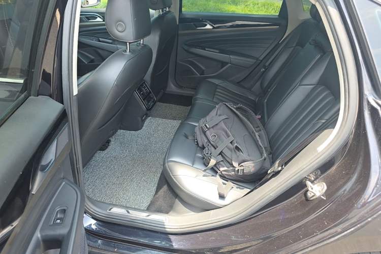 Used Volkswagen Passat New Energy 2020 430 PHEV Hybrid Elite Edition China VI Standard Left Rear Seat