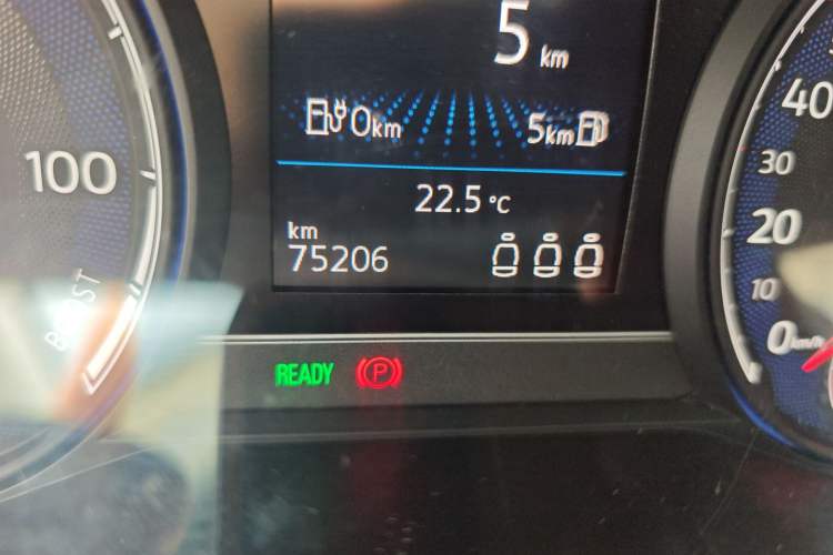 Used Volkswagen Passat New Energy 2020 430 PHEV Hybrid Luxury Edition China VI Standard Odometer Close Up