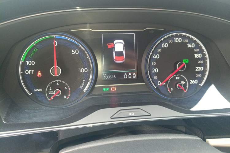 Used Volkswagen Passat New Energy 2020 430 PHEV Hybrid Luxury Edition China VI Standard Odometer Close Up