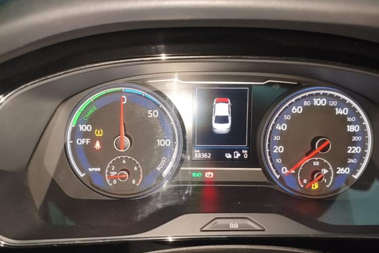 Used Volkswagen Passat New Energy  Odometer Close Up