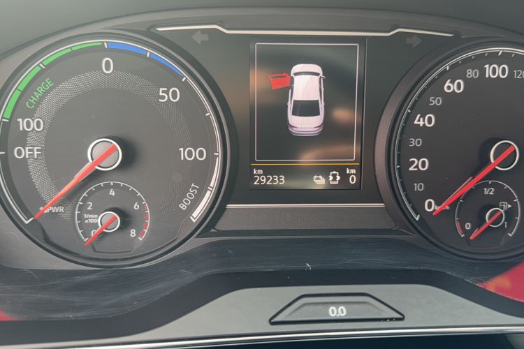Used Volkswagen Passat New Energy 2020 430 PHEV Hybrid Luxury Edition China VI Standard Odometer Close Up