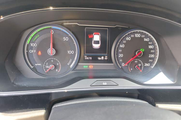 Used Volkswagen Passat New Energy 2020 430 PHEV Hybrid Luxury Edition China VI Standard Odometer Close Up