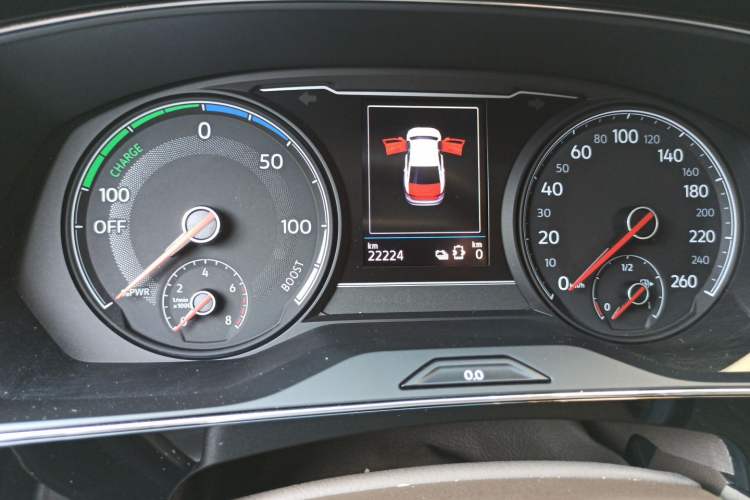 Used Volkswagen Passat New Energy 2020 430 PHEV Hybrid Luxury Edition China VI Standard Odometer Close Up