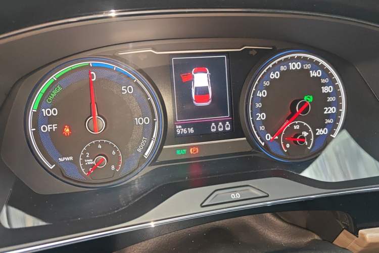 Used Volkswagen Passat New Energy 2020 430 PHEV Hybrid Luxury Edition China VI Standard Odometer Close Up