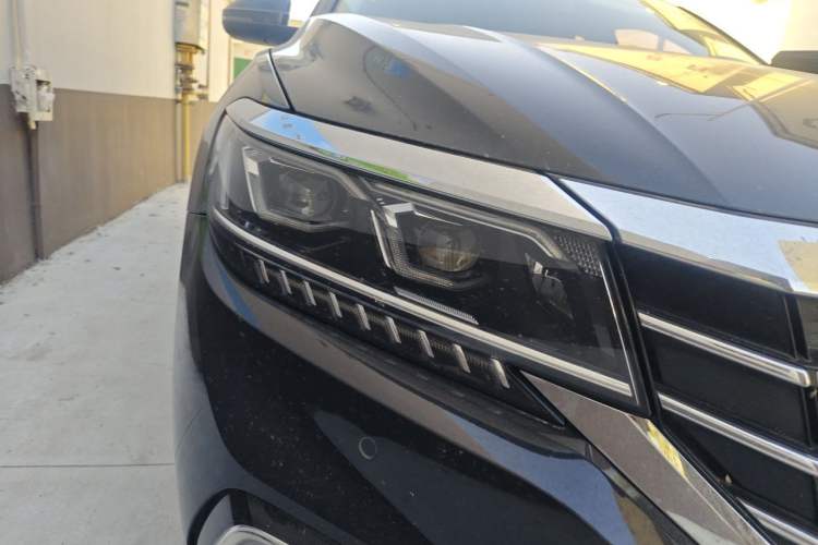 Used Volkswagen Passat New Energy 2020 430 PHEV Hybrid Luxury Edition China VI Standard Right Front Headlight