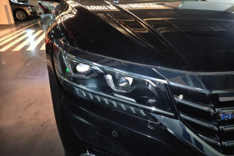 Used Volkswagen Passat New Energy 2020 430 PHEV Hybrid Luxury Edition China VI Standard Right Front Headlight