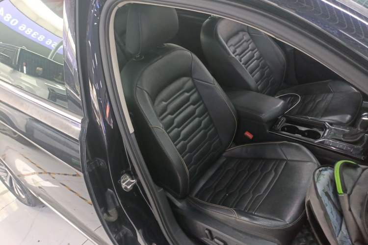 Used Volkswagen Passat New Energy 2020 430 PHEV Hybrid Elite Edition China VI Standard Right Front Seat