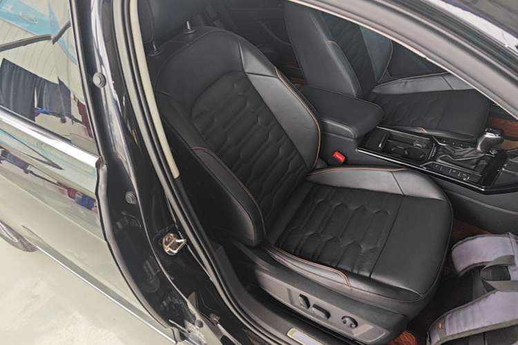 Used Volkswagen Passat New Energy 2020 430 PHEV Hybrid Elite Edition China VI Standard Right Front Seat