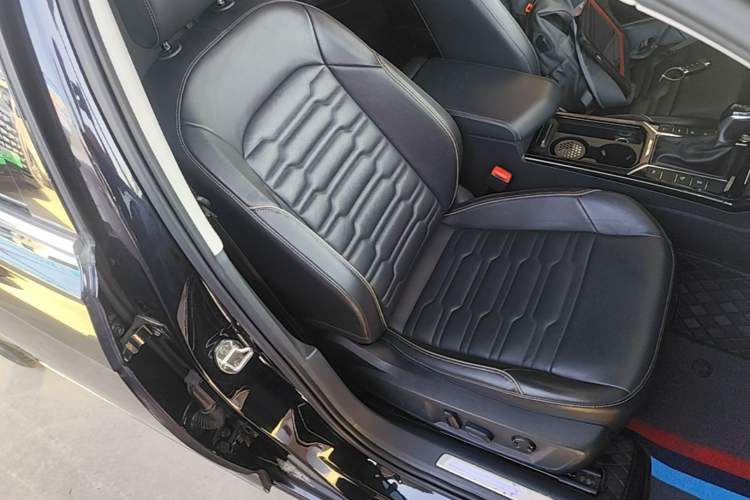Used Volkswagen Passat New Energy 2020 430 PHEV Hybrid Elite Edition China VI Standard Right Front Seat