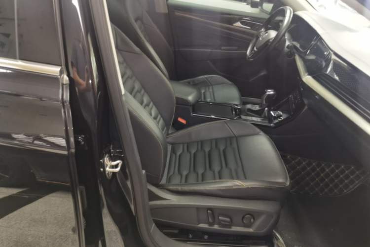 Used Volkswagen Passat New Energy 2020 430 PHEV Hybrid Elite Edition China VI Standard Right Front Seat