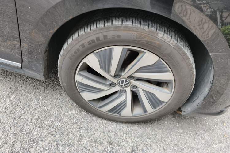 Used Volkswagen Passat New Energy 2020 430 PHEV Hybrid Elite Edition China VI Standard Right Front Wheel Hub