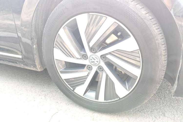 Used Volkswagen Passat New Energy 2020 430 PHEV Hybrid Luxury Edition China VI Standard Right Front Wheel Hub