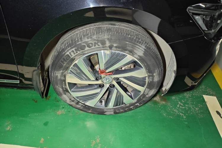 Used Volkswagen Passat New Energy 2020 430 PHEV Hybrid Luxury Edition China VI Standard Right Front Wheel Hub
