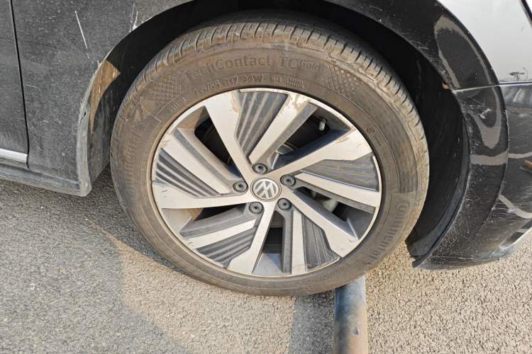 Used Volkswagen Passat New Energy 2020 430 PHEV Hybrid Elite Edition China VI Standard Right Front Wheel Hub