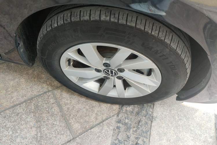 Used Volkswagen Passat New Energy  Right Front Wheel Hub
