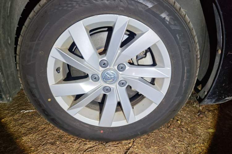 Used Volkswagen Passat New Energy 2020 430 PHEV Hybrid Elite Edition China VI Standard Right Front Wheel Hub