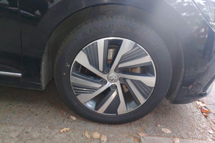 Used Volkswagen Passat New Energy 2020 430 PHEV Hybrid Elite Edition China VI Standard Right Front Wheel Hub