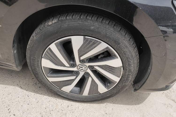 Used Volkswagen Passat New Energy 2020 430 PHEV Hybrid Elite Edition China VI Standard Right Front Wheel Hub