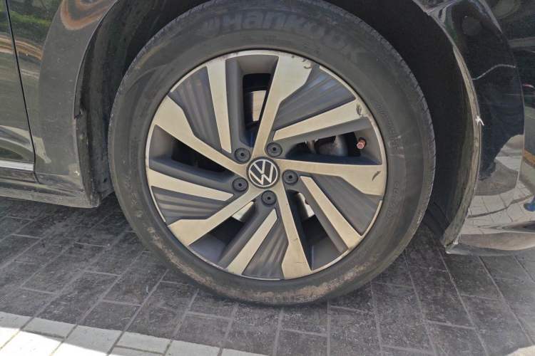 Used Volkswagen Passat New Energy 2020 430 PHEV Hybrid Elite Edition China VI Standard Right Front Wheel Hub